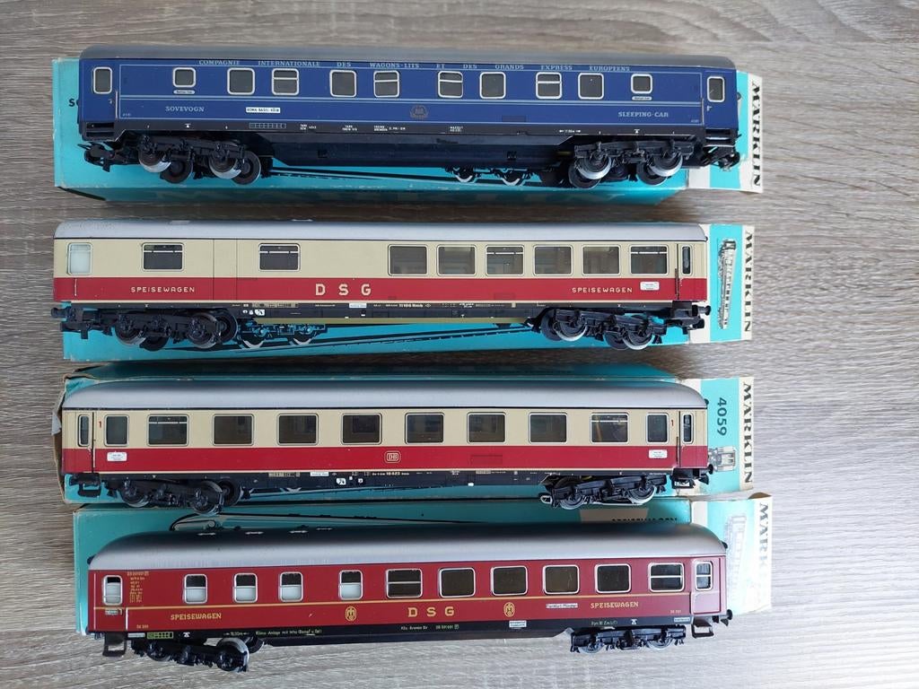 Märklin H0 TEE/slaaprijtuigen 24cm 4024 4029 4053 4057, Hobby en Vrije tijd, Modeltreinen | H0, Wisselstroom, Gebruikt, Wagon