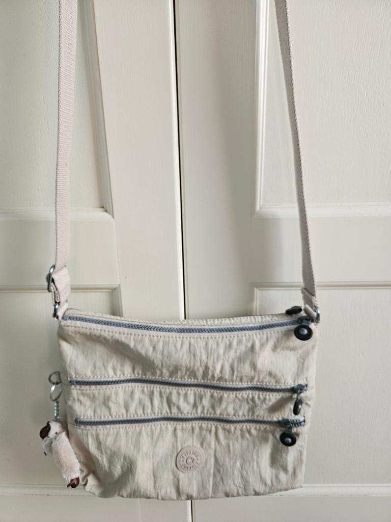 Leuke tas Kipling lichtgrijs, Ophalen of Verzenden, Kipling