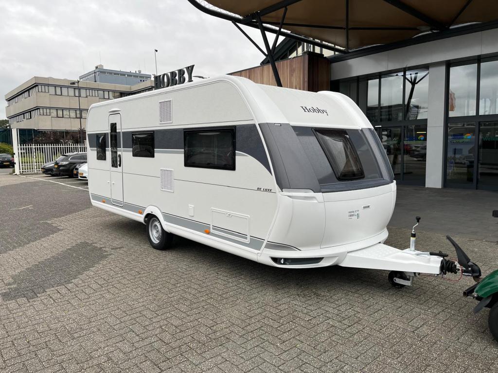 Hobby 540 KMFe De Luxe MEGA SALE! +THULE LUIFEL + MOVER, Caravans en Kamperen, Caravans, Schokbreker, Hobby, Bedrijf, Treinzit