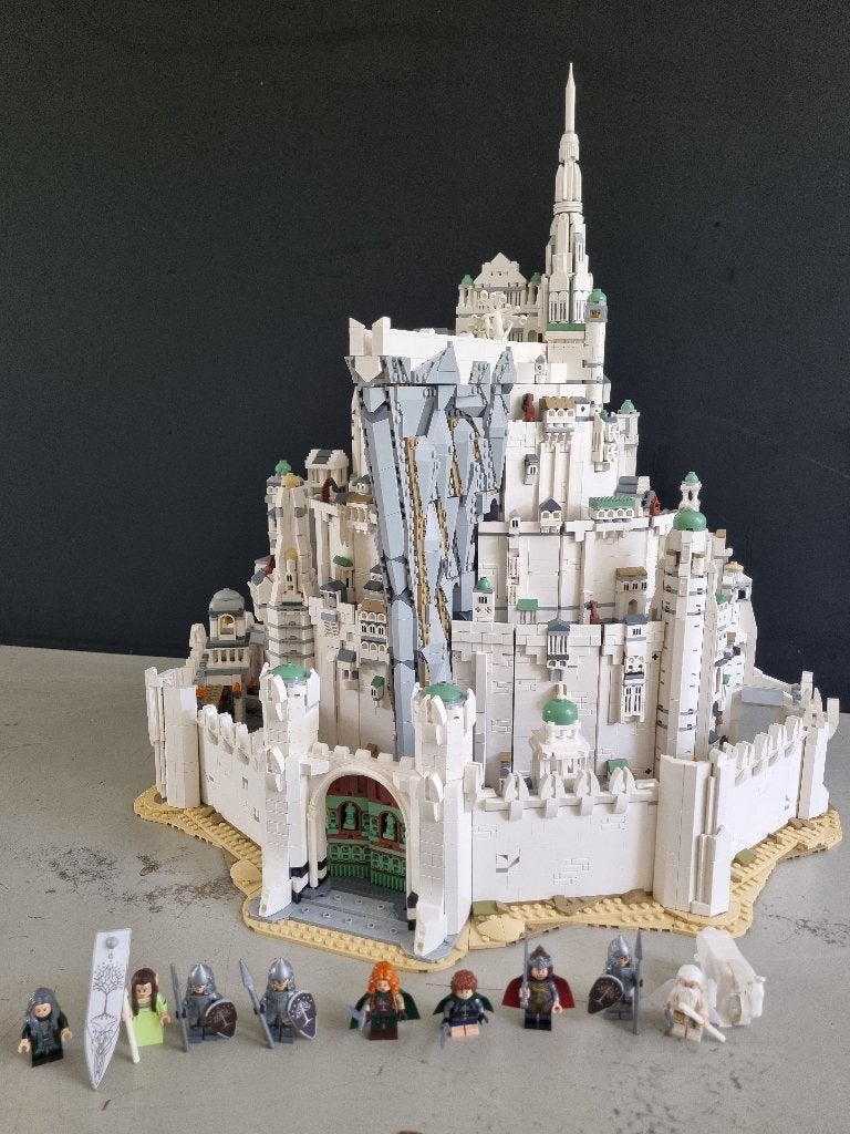Te huur: Lego Minas Tirith 11377, Gebruikt, Overige thema's, Lego, Inclusief instructies