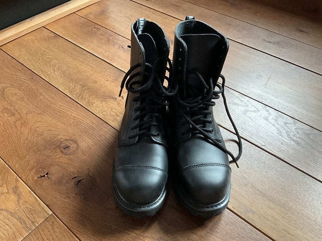 Logo veterschoenen zwart van Rammstein Maat 40, Logo veterschoenen zwart van Rammstein Maat 40, Nieuw, Ophalen of Verzenden, Emmen