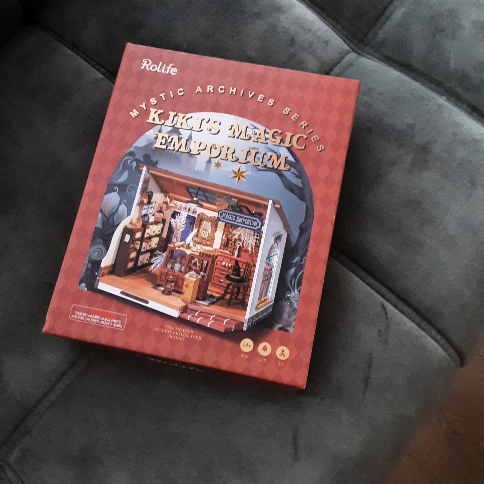 Rolife Kiki's Magic Emporium DIY Miniatuur Huisje, Ophalen, Nieuw