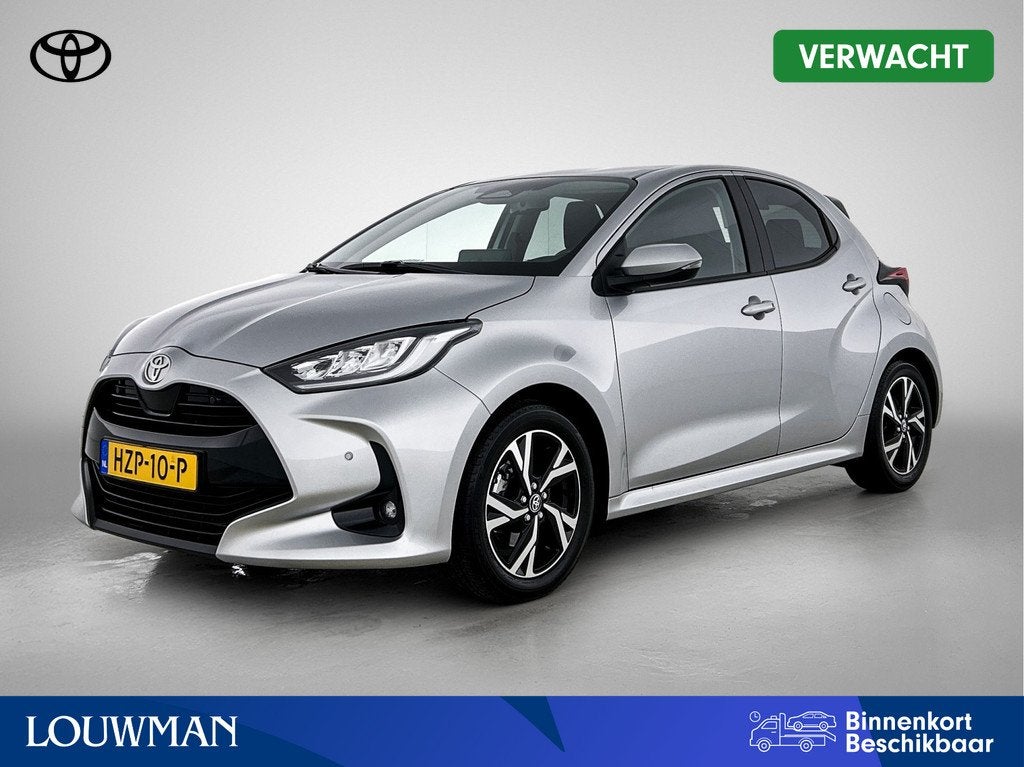 Toyota Yaris 1.5 Hybrid 115 Dynamic Comfort Pack | BTW voert, Auto's, 12 maanden, Gebruikt, Hybride Elektrisch/Benzine, 3 cilinders