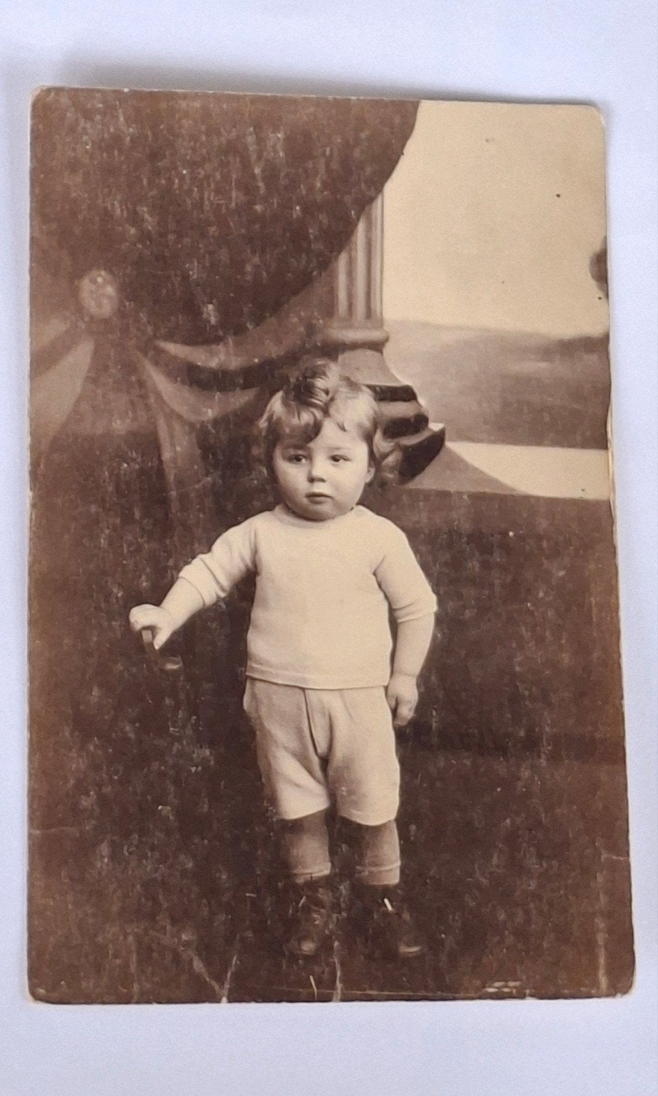 Fotokaart- portret- studio- kind- peuter, Verzamelen, Foto's en Prenten, Ophalen of Verzenden, Voor 1940, Overige onderwerpen