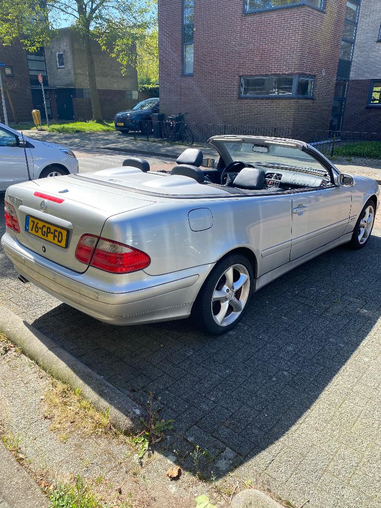 Mercedes-Benz CLK 3.2 Clk320 Cabrio Elegance AUT 2001 Grijs, Auto's, Automaat, Achterwielaandrijving, Zwart, 1595 kg