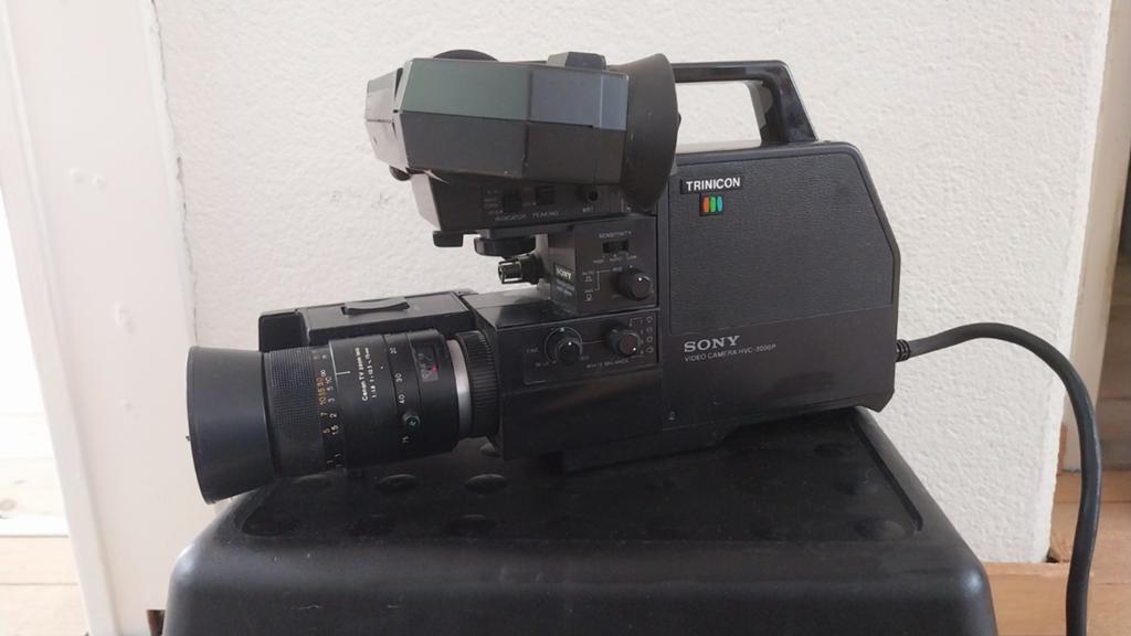 Vintage Sony HVC-2000P Videocamera - Trinitron, Ophalen of Verzenden, Overige soorten, Camera