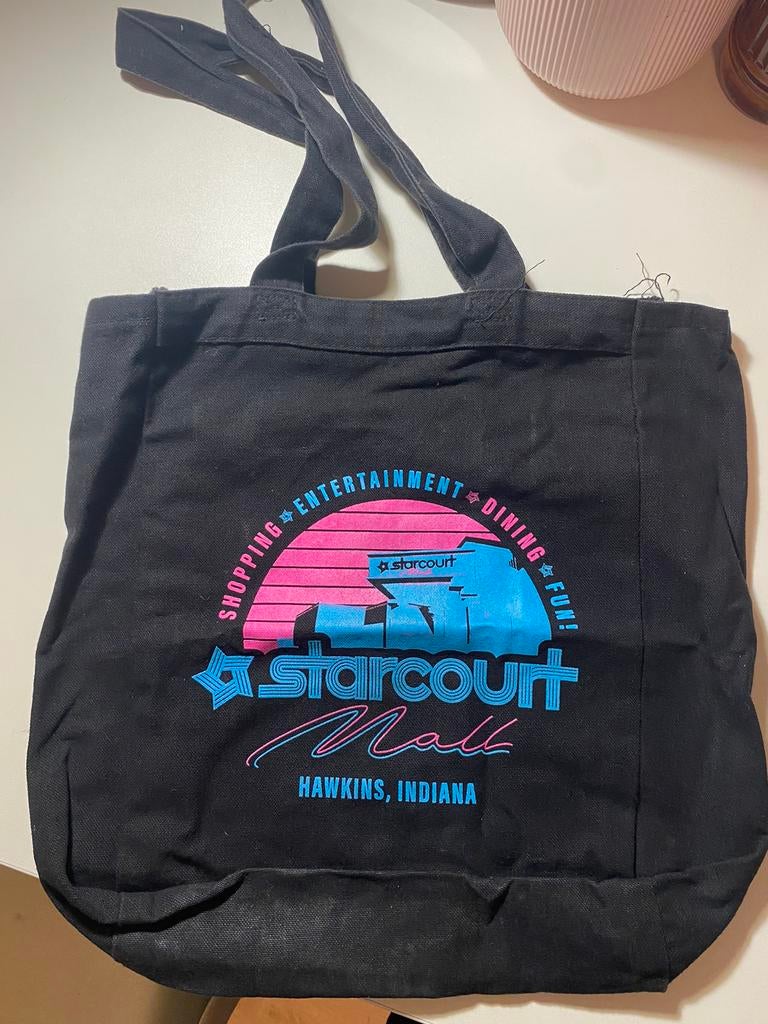 Stranger things tote bag, Ophalen of Verzenden, Zo goed als nieuw, 30 cm of meer