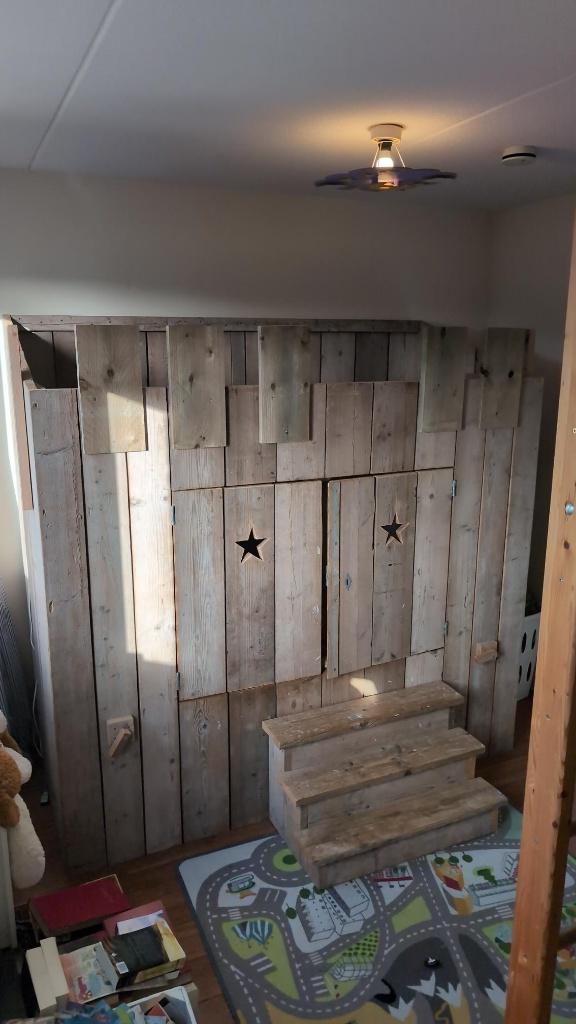 Steigerhouten bed, Ophalen, 85 tot 100 cm, Zo goed als nieuw, Matras