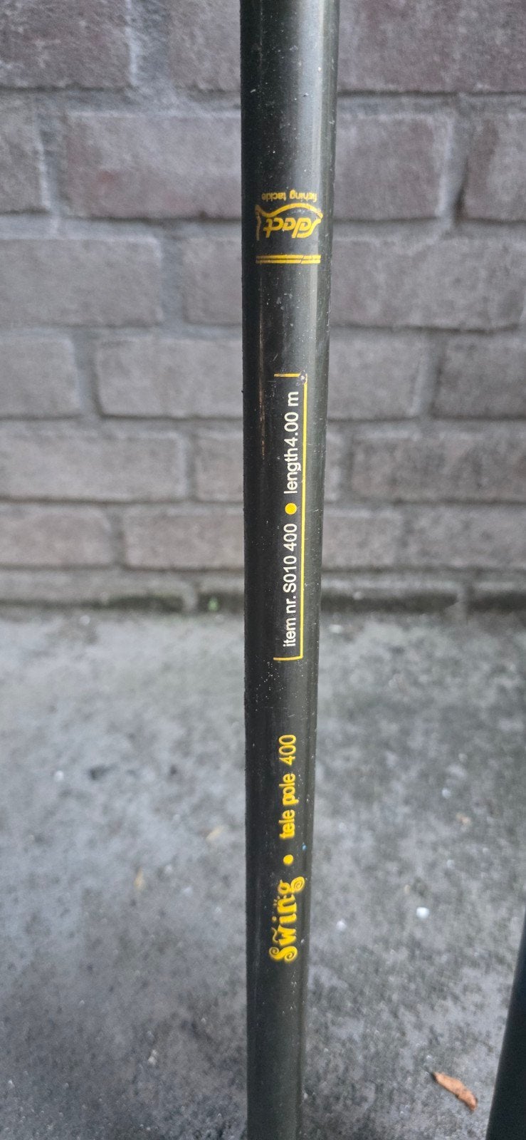 Twee vishengels en een viskoffer, Ophalen, Gebruikt, Vaste hengel