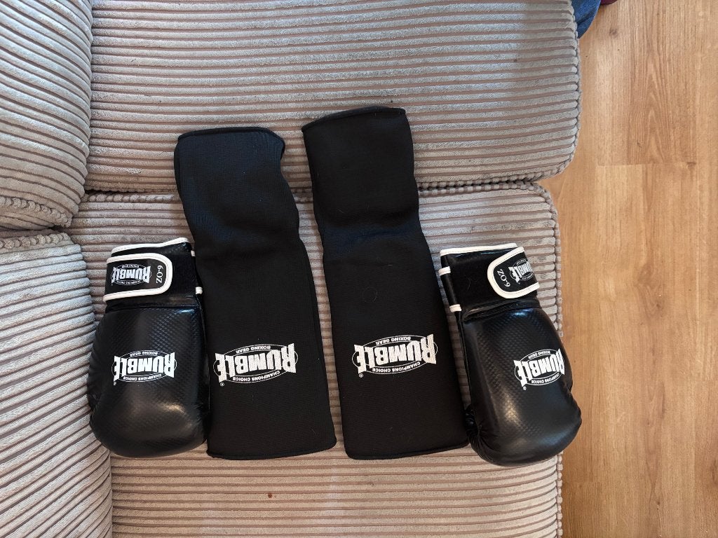 Kickboks beginners set maat M, Sport en Fitness, Vechtsporten en Zelfverdediging, Overige, Vechtsportbescherming, Zo goed als nieuw