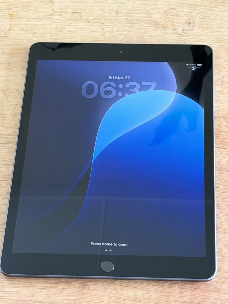 Zeer Mooie iPad 8th gen Black, met 90% batterijconditie!, Computers en Software, Apple iPads, 10 inch, Gebruikt, 32 GB, Apple