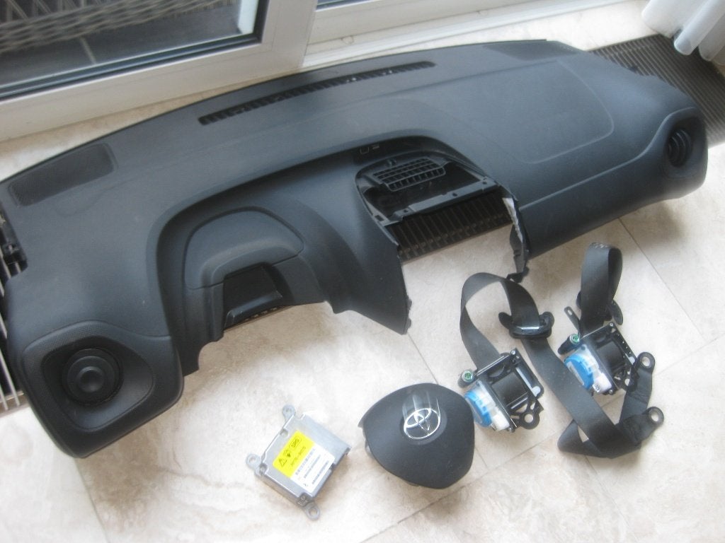 airbag set , stuur, gordel, module , dashbord , toyota aygo, Ophalen of Verzenden, Toyota
