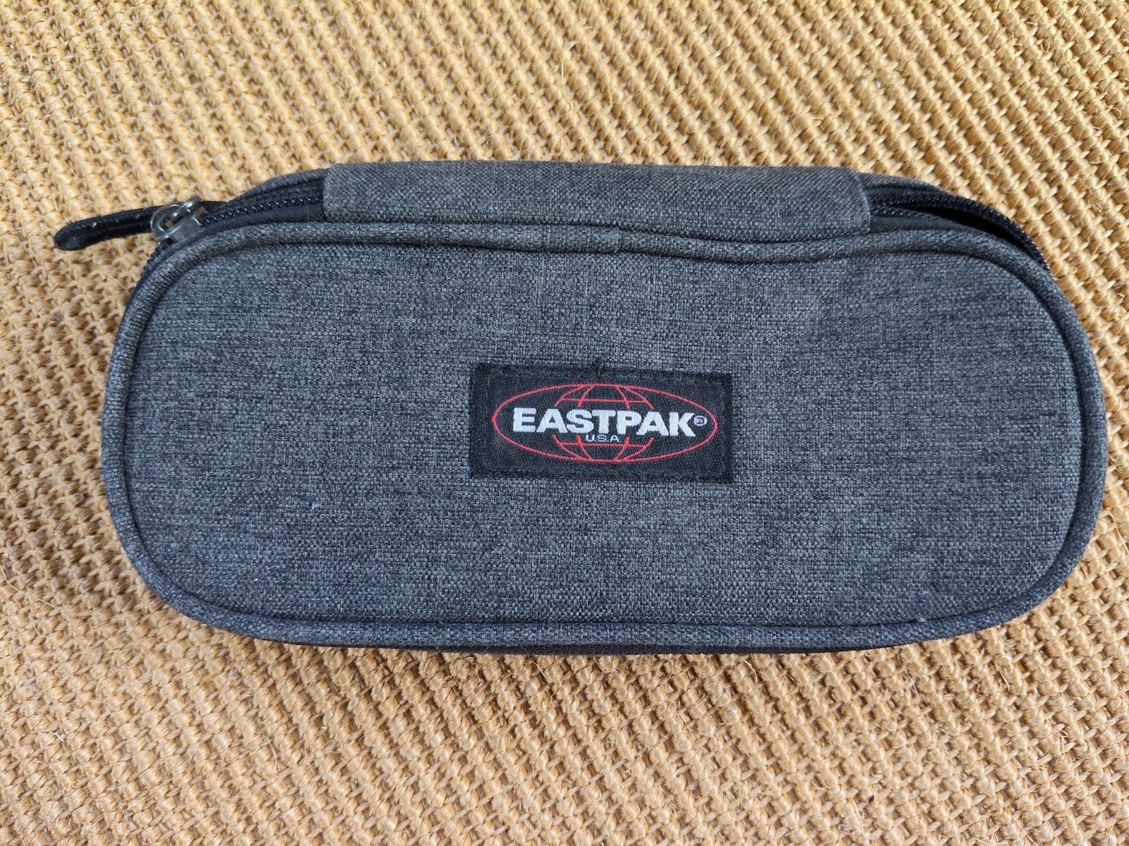 Eastpak Oval Single Etui – Black Denim zgan, Ophalen of Verzenden, Zo goed als nieuw