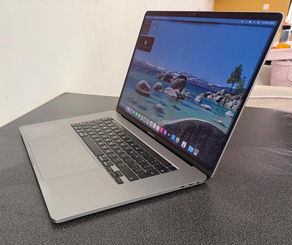 MacBook Pro 16 in nieuwstaat, 2 tot 3 Ghz, Qwerty, 512 GB, Zo goed als nieuw