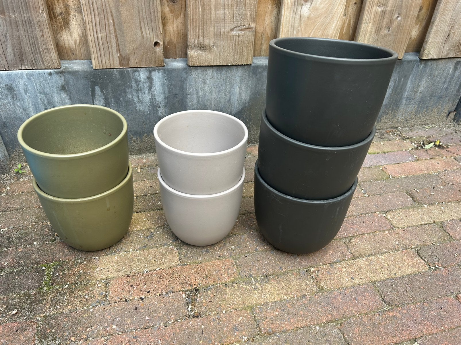 Bloempotten in verschillende kleuren, Tuin en Terras, Bloempotten, Ophalen, Kunststof, Gebruikt, Rond