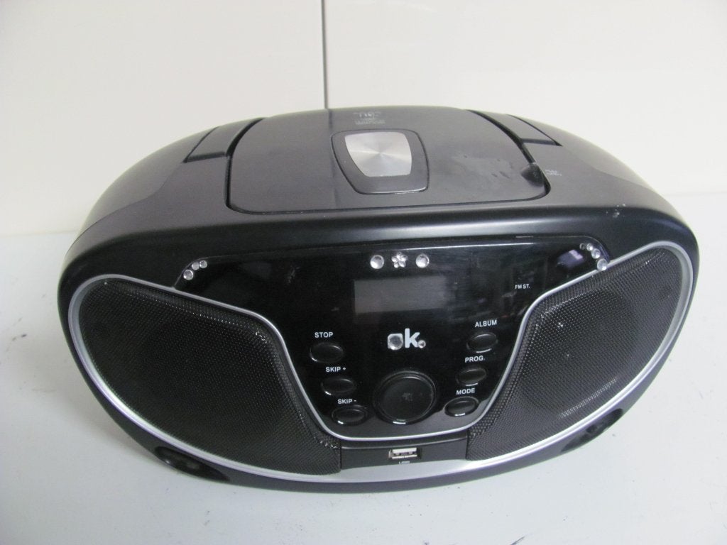 OK usb/mp3/cd/radio BOOMBOX,weerkt prima en goed geluid, Audio, Tv en Foto, Ophalen of Verzenden, Zo goed als nieuw, Radio, Met cd-speler