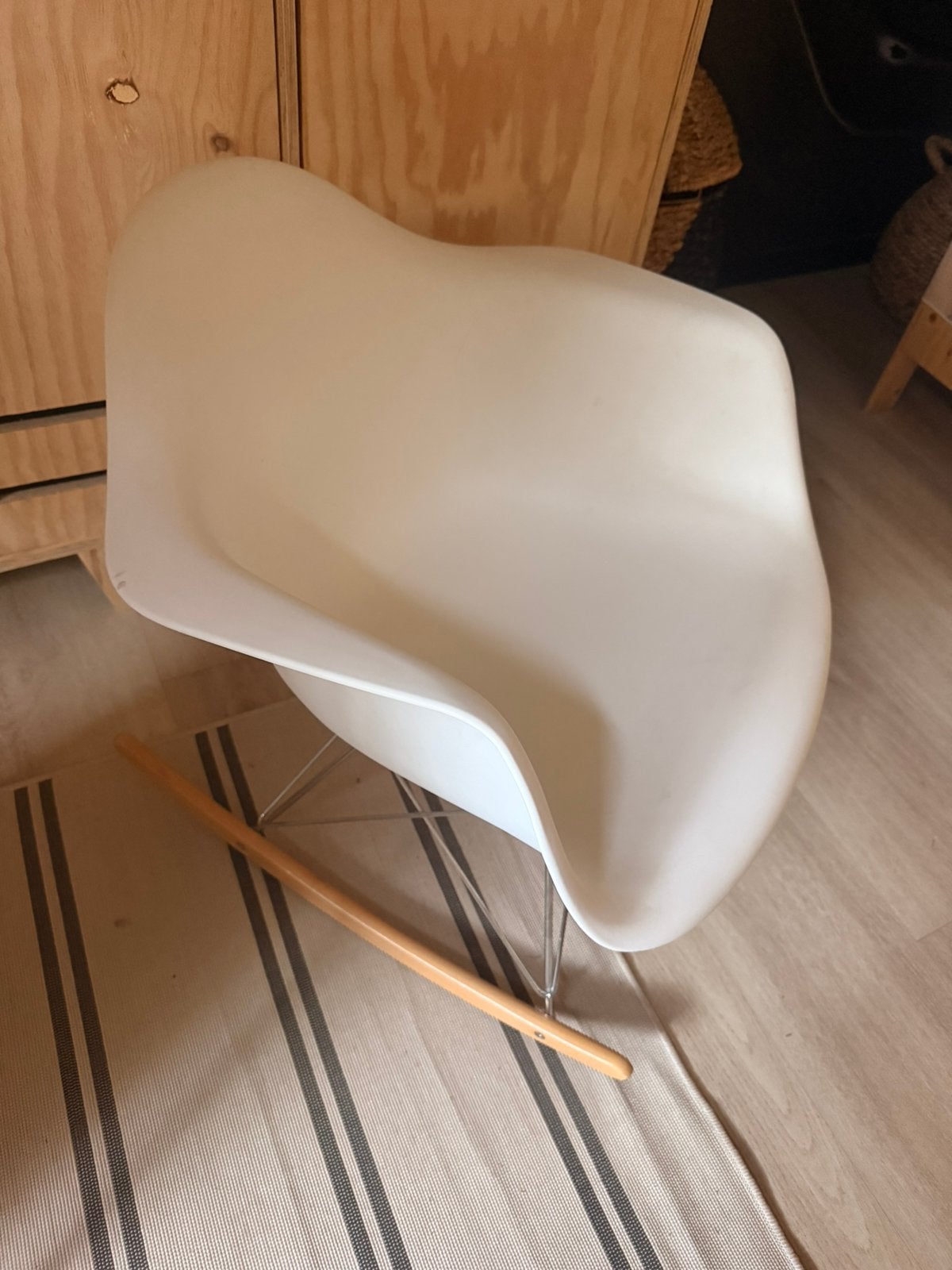 Vitra Eames RAR schommelstoel esdoorn chroom, Cotton White, Ophalen, Zo goed als nieuw, Wit, Eén