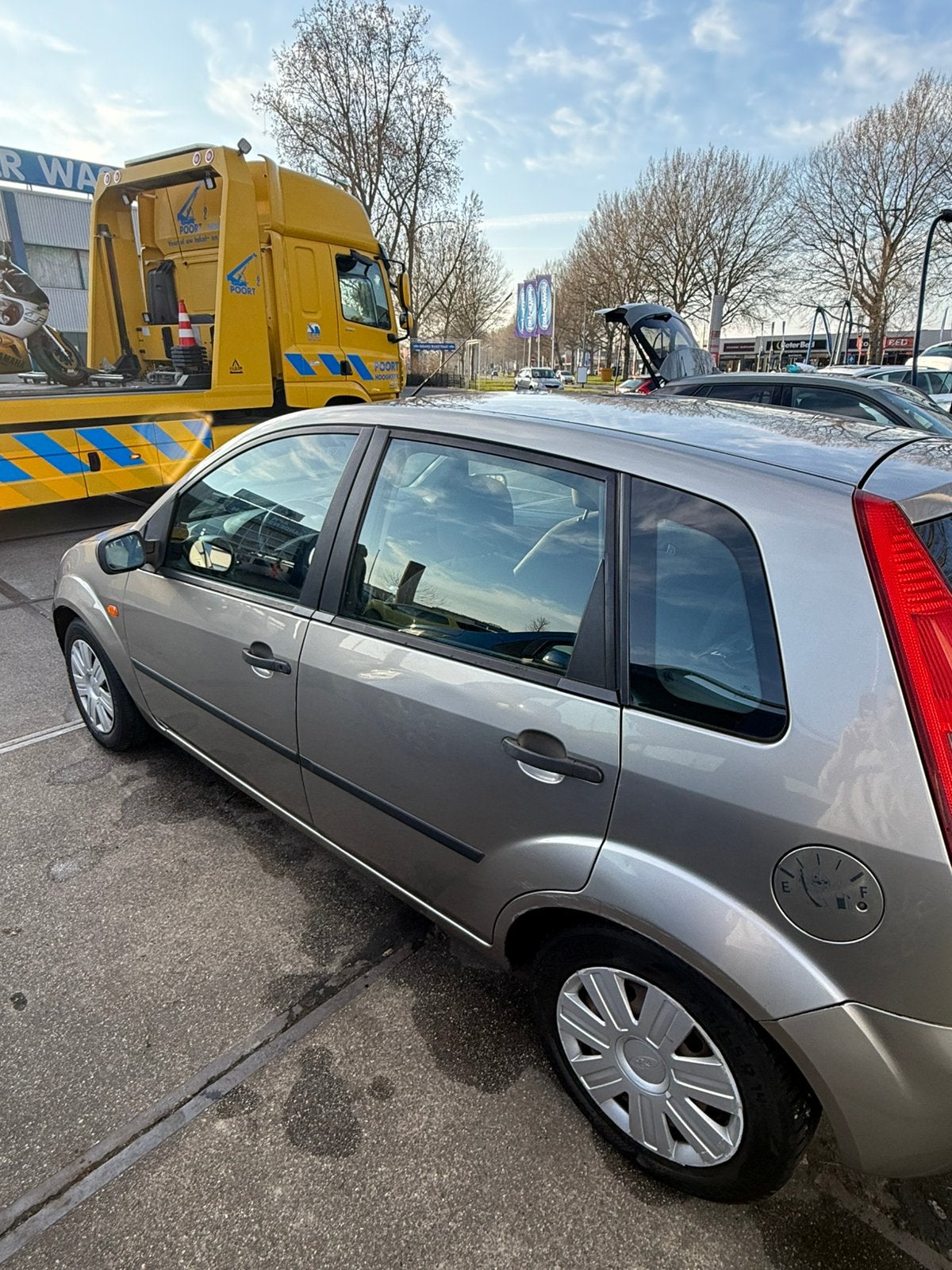 Ford Fiësta 1.4 16V 5DR 2003 Grijs, Voorwielaandrijving, Euro 5, Stof, 40 €/maand