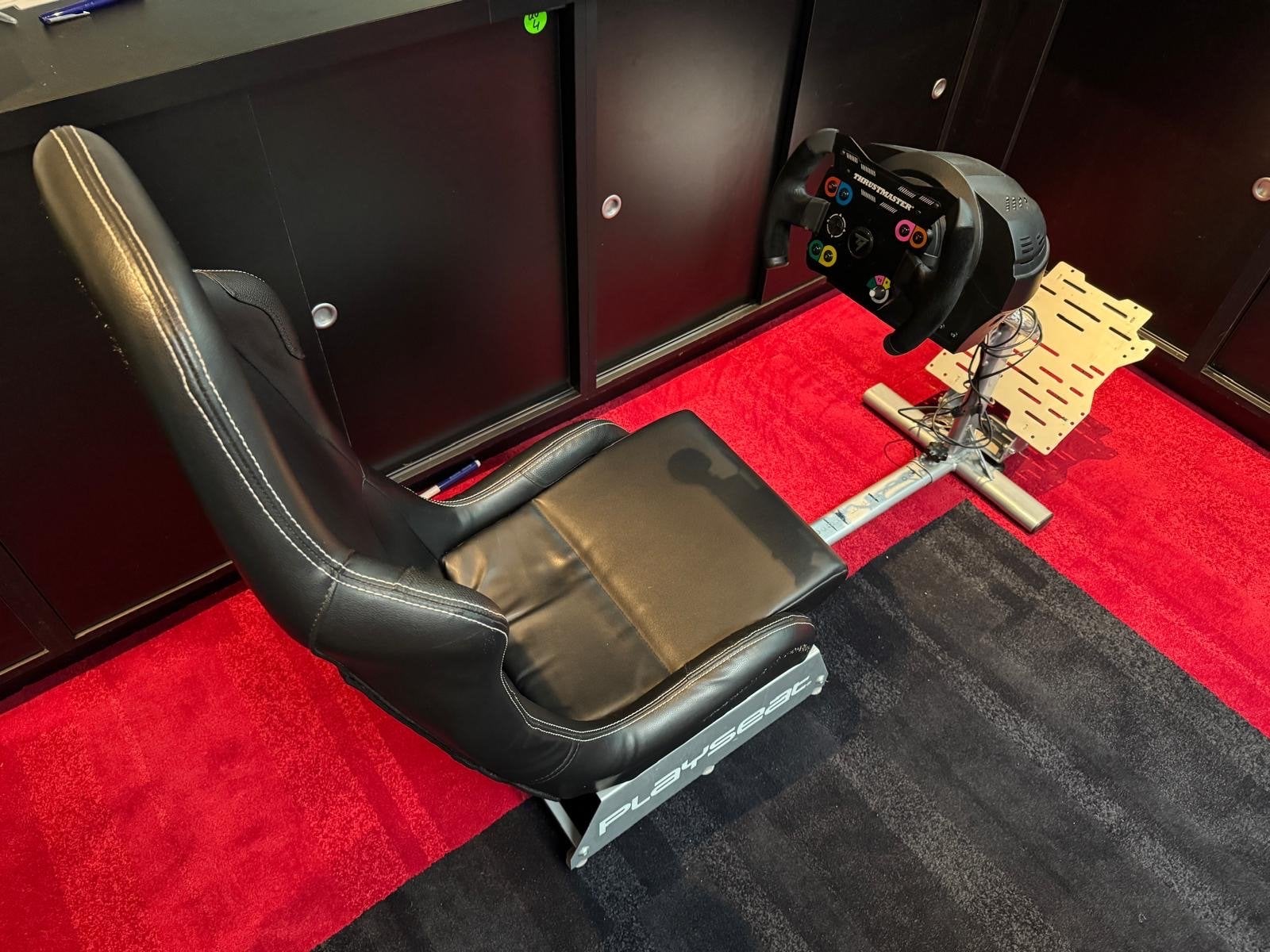 Playseat Evolution Thrustmaster T300 Ferrari alcantara + ped, Ophalen, Overige merken, Zo goed als nieuw