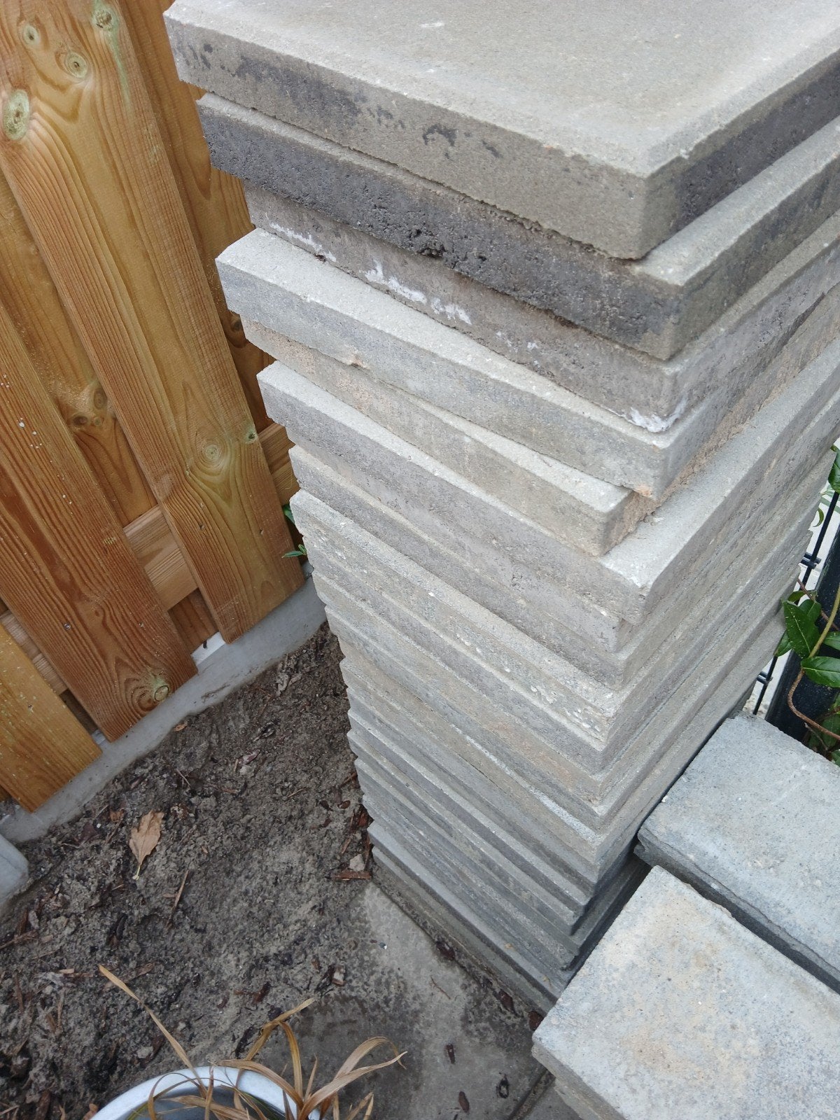 18 Betontegels en 3 afsluitbanden, Tuin en Terras, Gebruikt, Ophalen of Verzenden, Minder dan 5 m², Beton