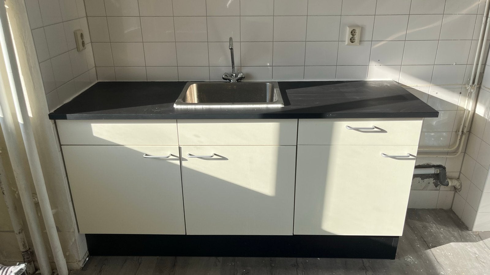 Compacte keukenblok met spoelbak en kraan, Ophalen, Enkelwandige keuken, Zo goed als nieuw, Kunststof