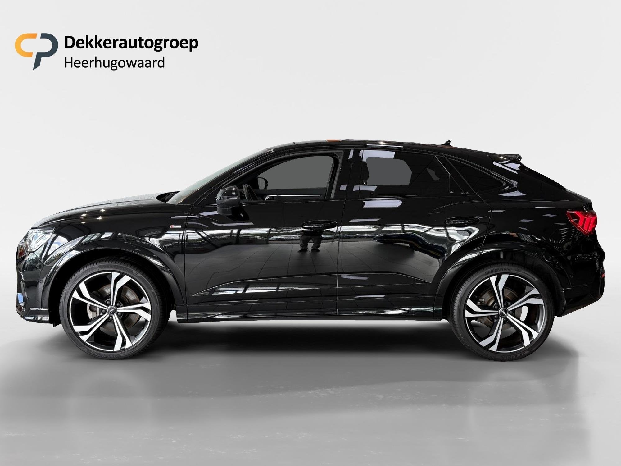 Audi Q3 Sportback 45 TFSI quattro edition one Black Pack - P, Gebruikt, 4 cilinders, 1984 cc, Zwart