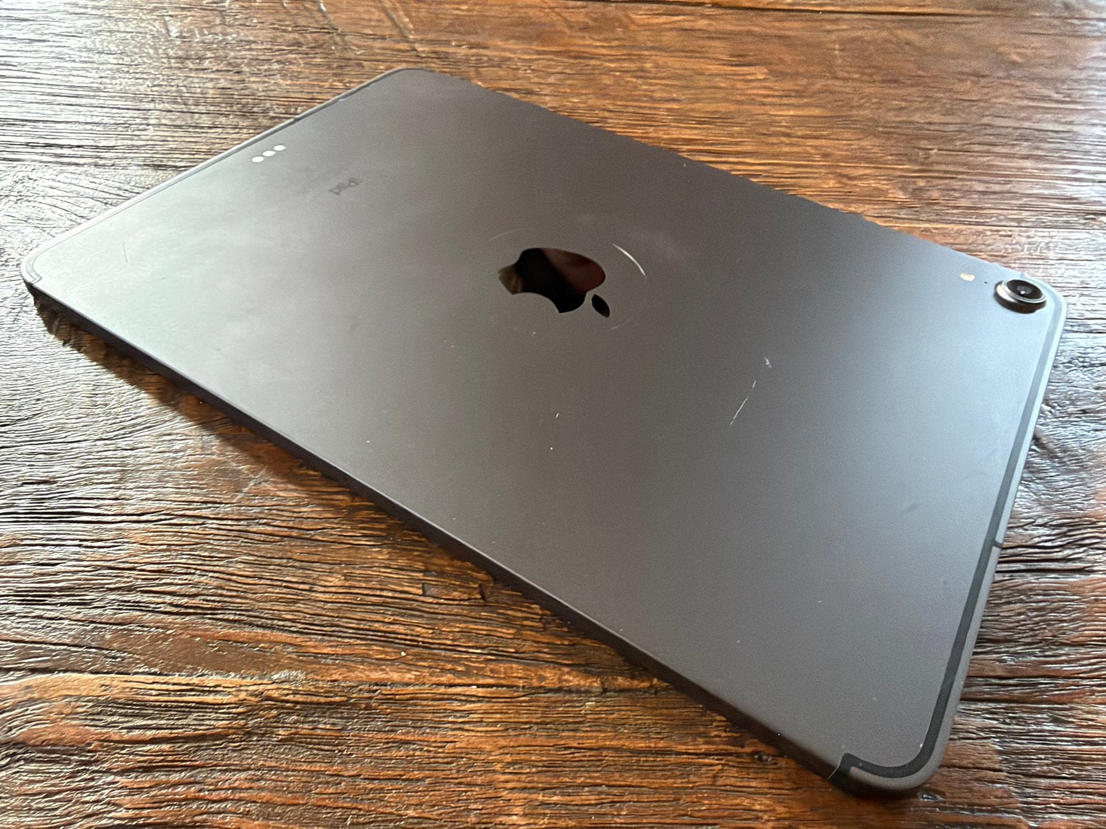 Foto 9 van Apple iPad Pro 11” A1934 512GB WiFi en LTE met storing