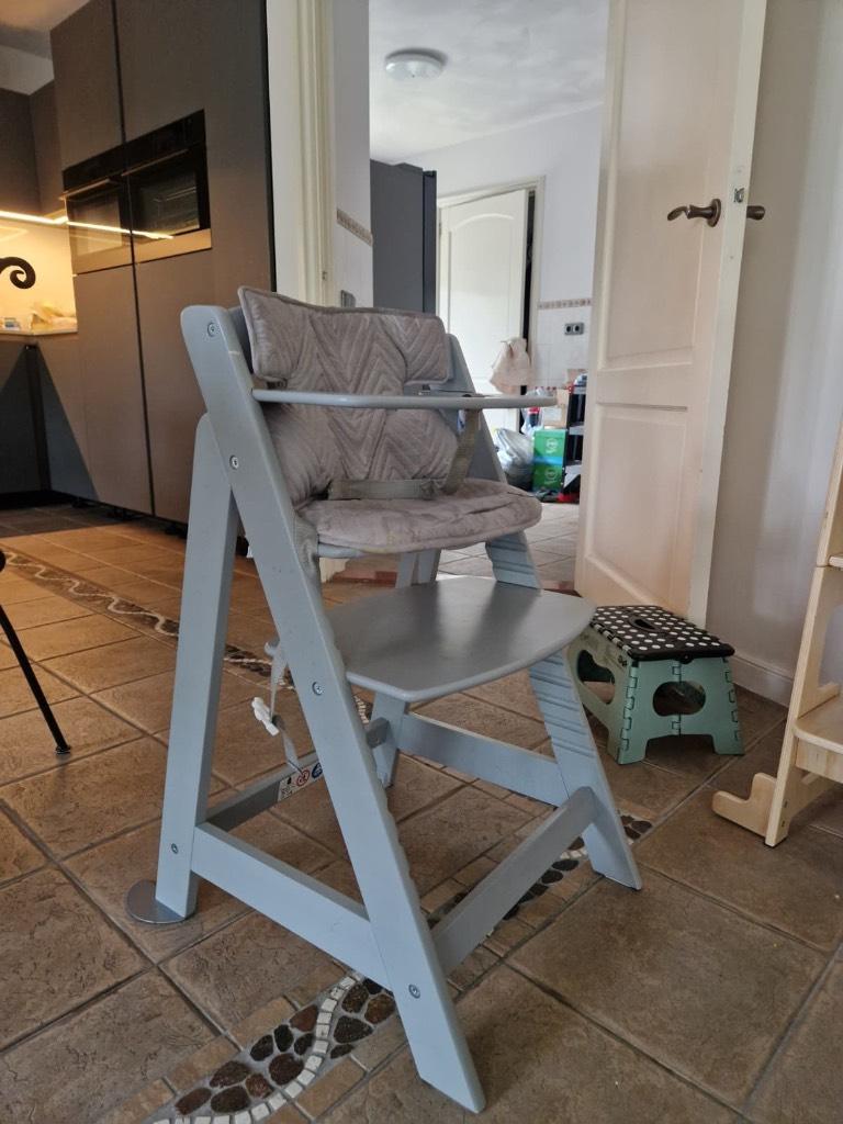 2-in-1 kinderstoel Born Up Zickzack, Kinderen en Baby's, Kinderstoelen, Ophalen, Gebruikt, Meegroeistoel, Gordel(s)