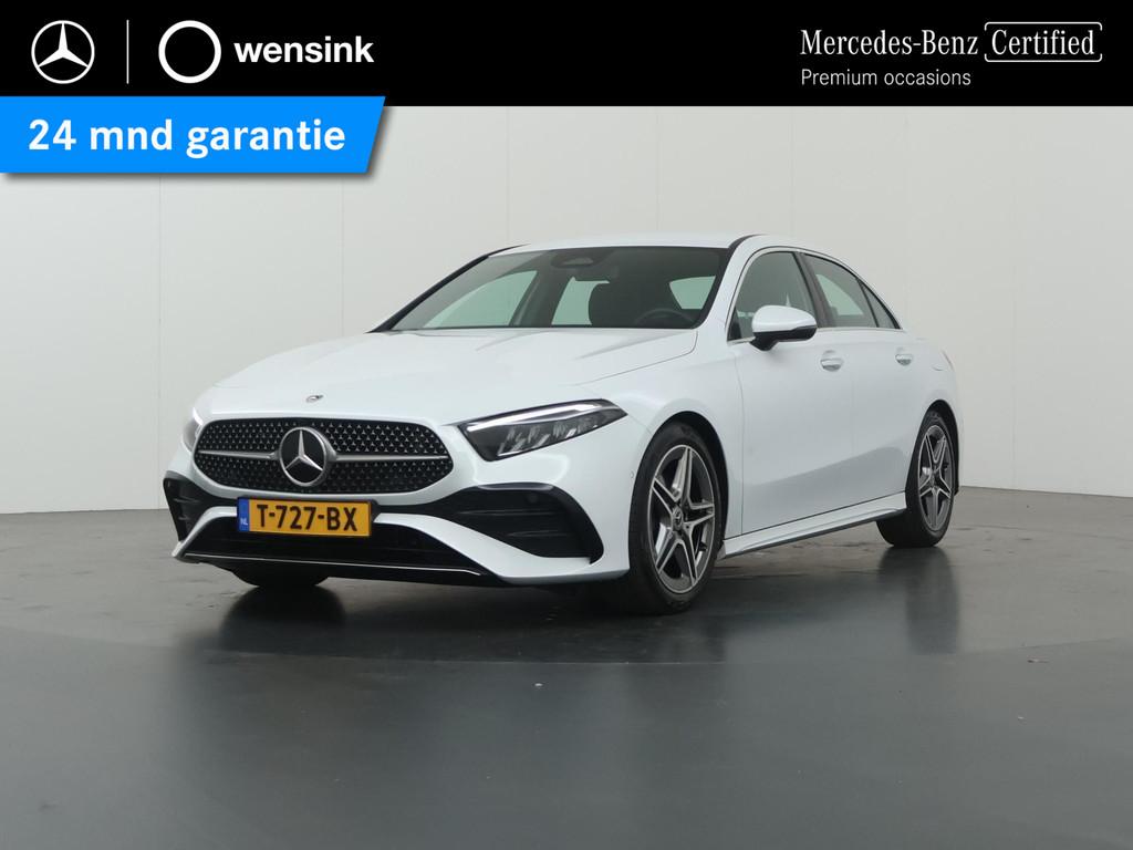 Mercedes-Benz A-klasse 180 AMG Line | Widescreen | Keyless |, 136 pk, Gebruikt, Leder en Stof, Wit