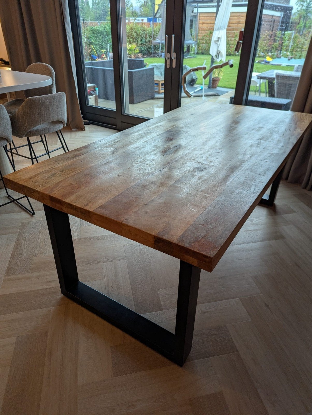 Robuuste eettafel 200x100cm met metalen onderstel, Huis en Inrichting, 100 tot 150 cm, Zo goed als nieuw, Vijf personen of meer