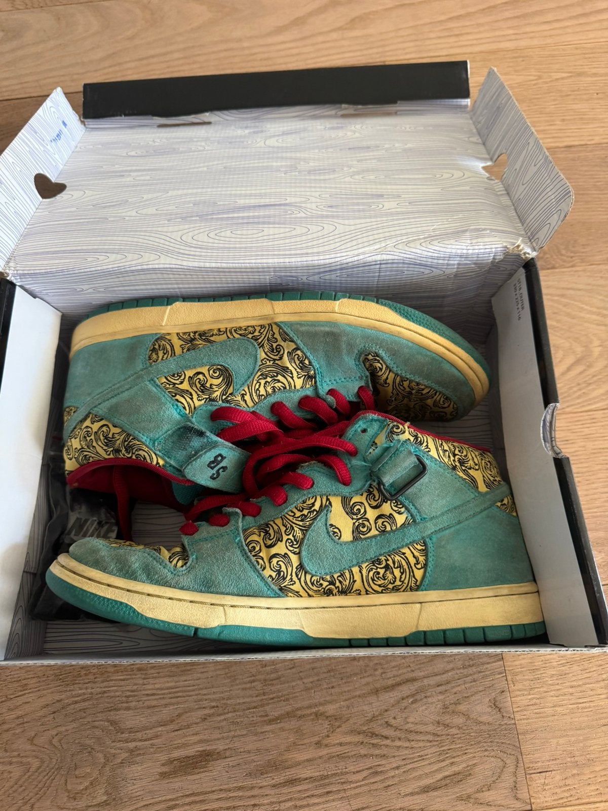 Dunk low sb 2007 peackock, Blauw, Ophalen of Verzenden, Sneakers of Gympen, Gedragen