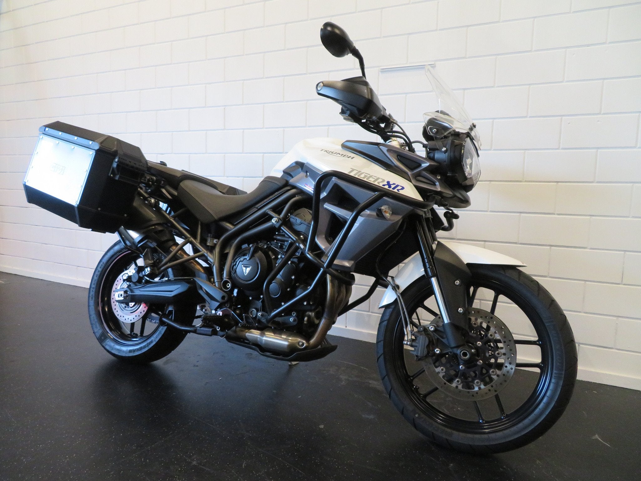 Triumph TIGER 800 XR ABS ALLROAD KOFFERS! (bj 2016), Bedrijf, 800 cc, Toermotor