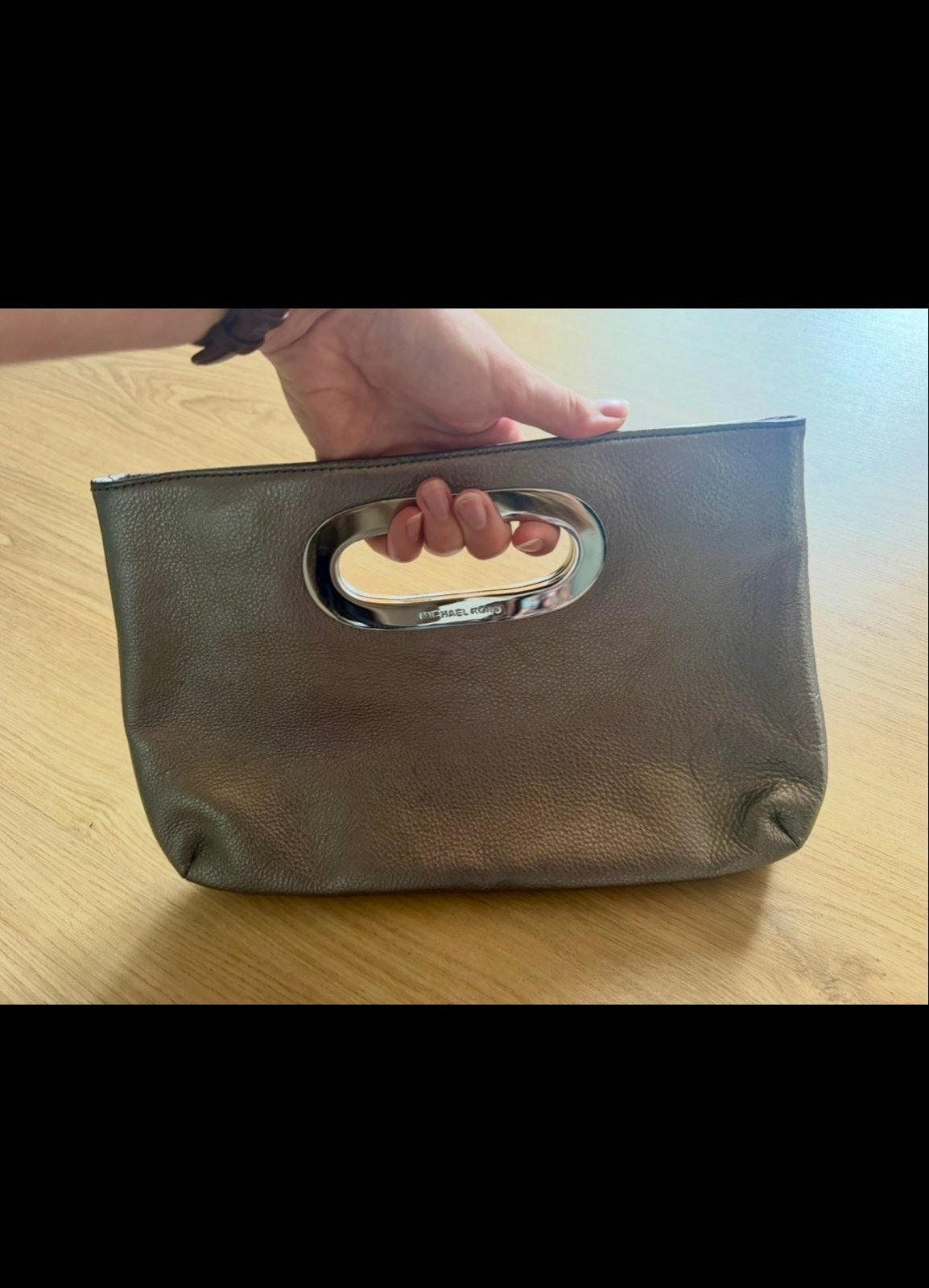 Michael Kors Handtas / Clutch - Zilver / Bronskleurig, Ophalen of Verzenden, Zo goed als nieuw, Overige kleuren, Avondtasje
