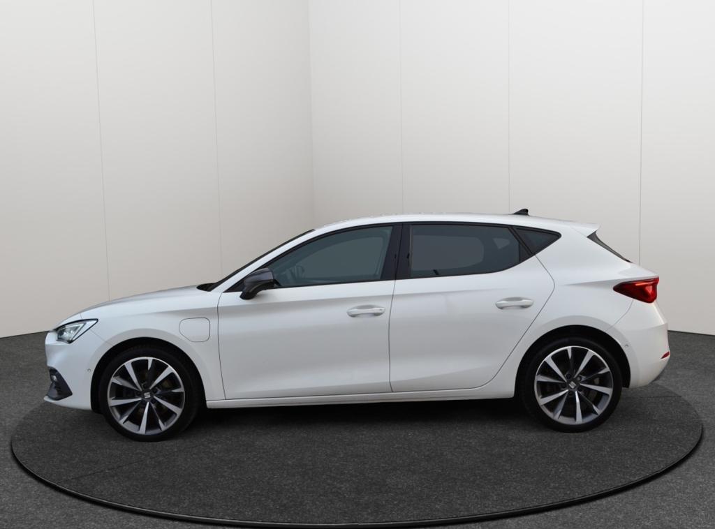 SEAT Leon FR e-Hybrid Business LED/Camera/18''/Keyless, Automaat, Gebruikt, 4 cilinders, 150 pk