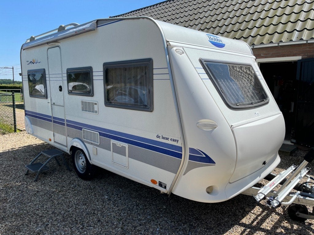 Hobby 450 de Luxe easy vast bed , rondzit, Arald Striewski GmbH, Harald-Striewski-Straße 15, 24787 Fockbek Rendsburg, Hobby, Hobby Wohnwagenwerk Ing.