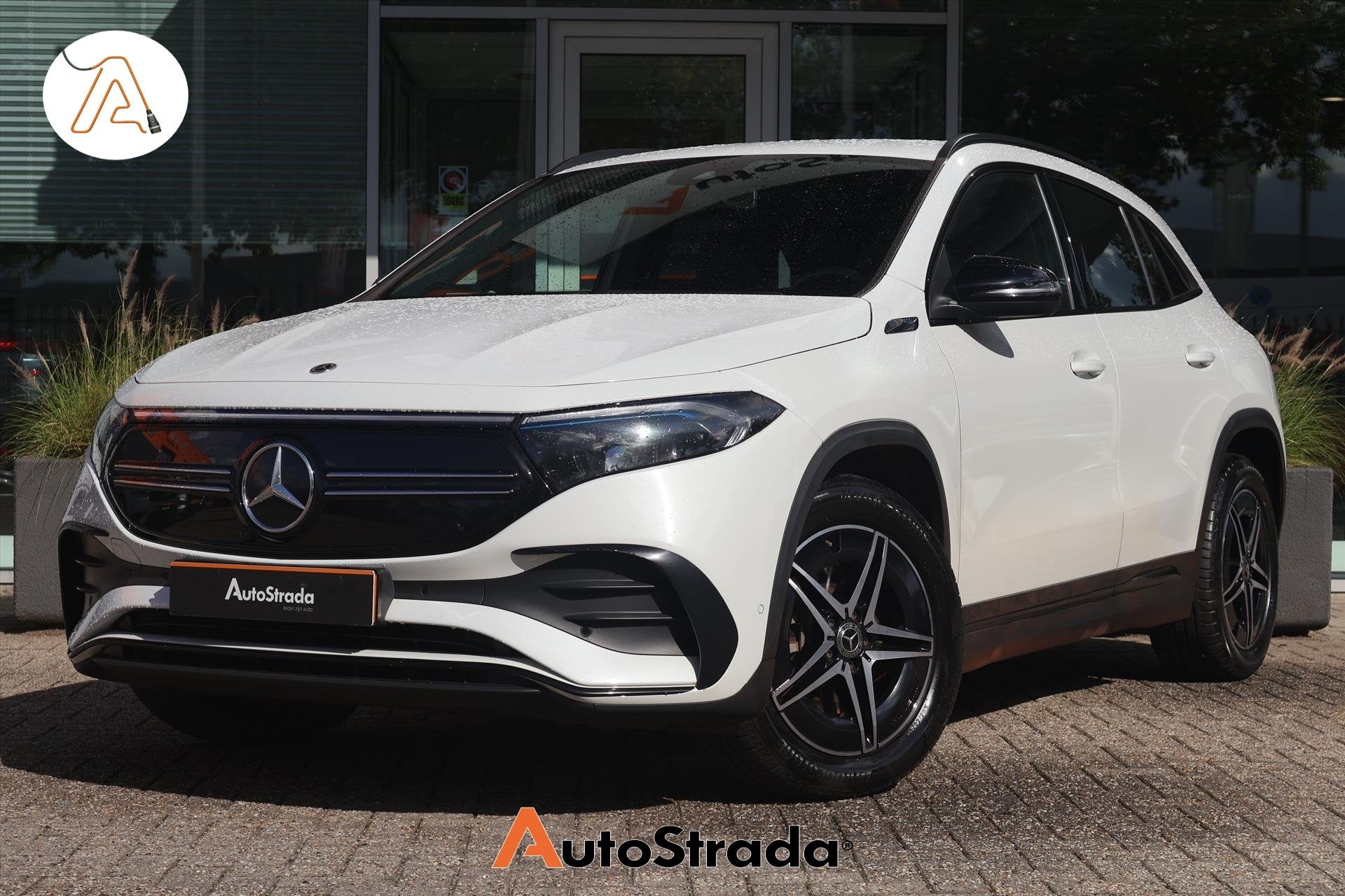 Mercedes EQA 250 AMG-Line 190pk SoH 100% | Sfeer | Camera |, Auto's, Gebruikt, Met garantie (alle), Wit, 90 €/maand