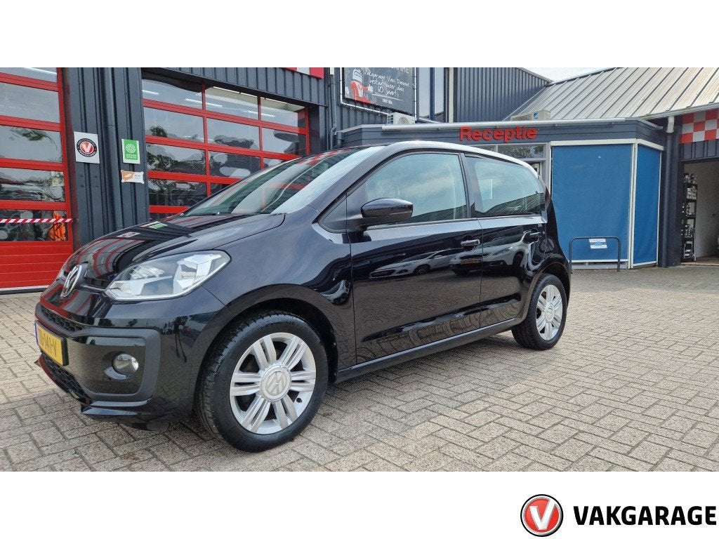 Volkswagen up! 1.0 BMT high up! (bj 2018), Auto's, Volkswagen, Zwart, Origineel Nederlands, Handgeschakeld, Nieuw