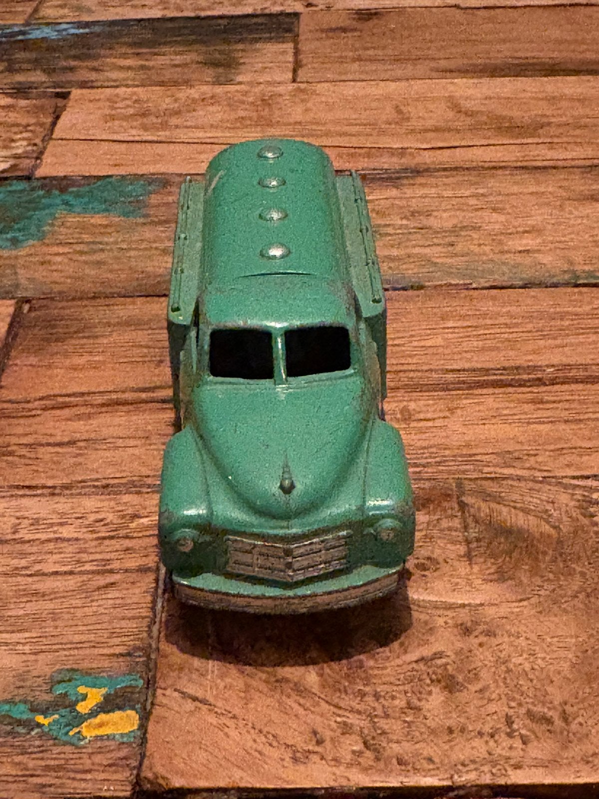 Dinky Toys 30p Castrol Tanker (1952-1953) Vroege uitvoering, Ophalen of Verzenden, Zo goed als nieuw, Bus of Vrachtwagen