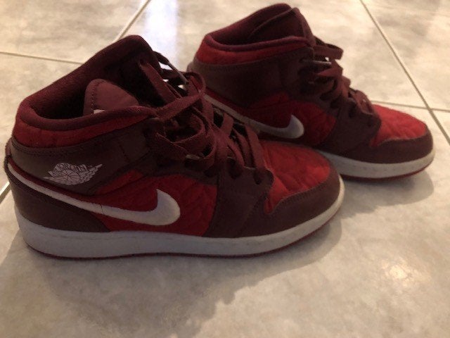Air Jordan 1 MID SE (GS) maat 37.5, Zwart, Ophalen of Verzenden, Jordan, Sneakers of Gympen