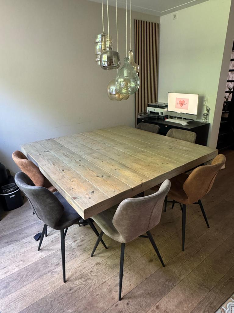Robuuste vierkante tafel van massief hout 6/8 personen, Ophalen, Gebruikt, 150 tot 200 cm, Vierkant