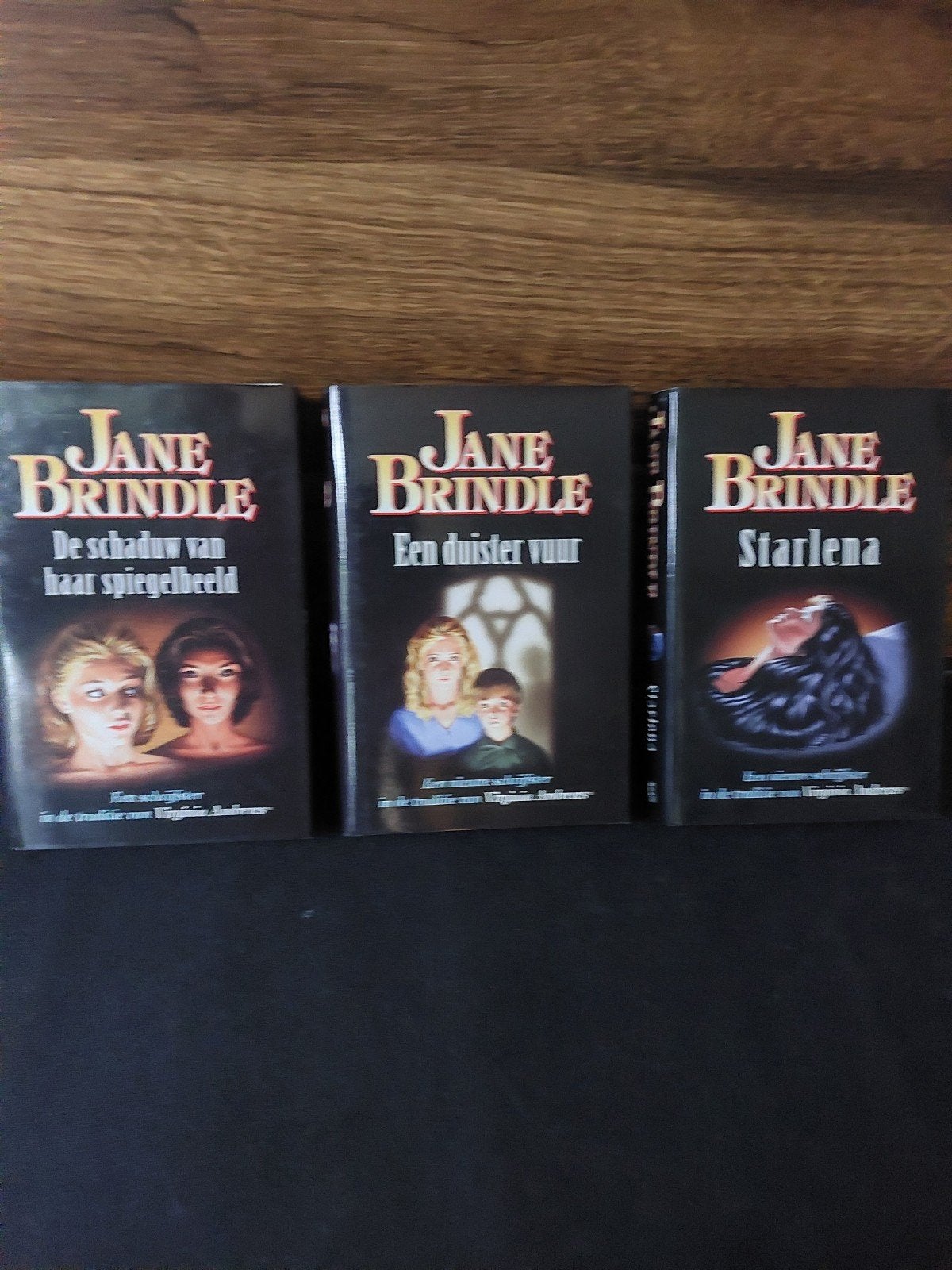 Jane Brindle Boeken: Starlena, Een Duister Vuur, De Scha, Ophalen of Verzenden, Gelezen, Jane Brindle, Nederland