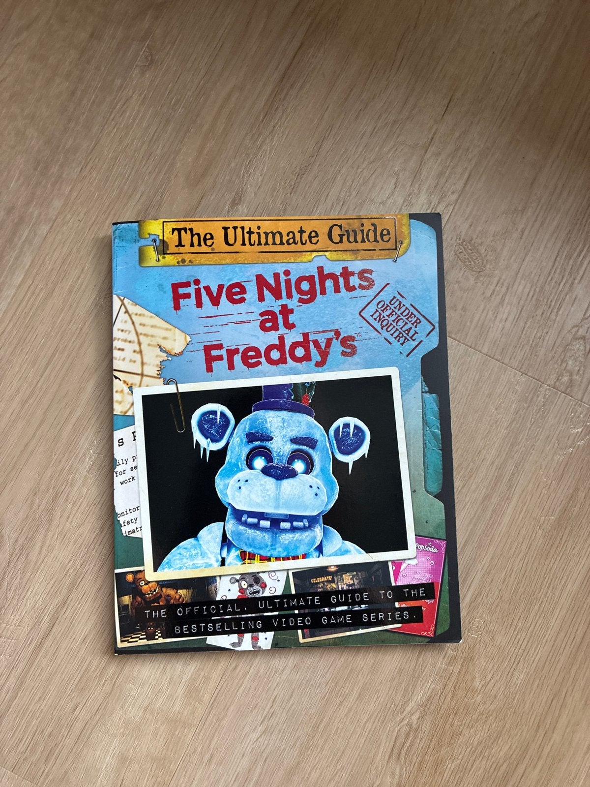 Five Nights at Freddy's: The Ultimate Guide Boek, Ophalen of Verzenden, Zo goed als nieuw
