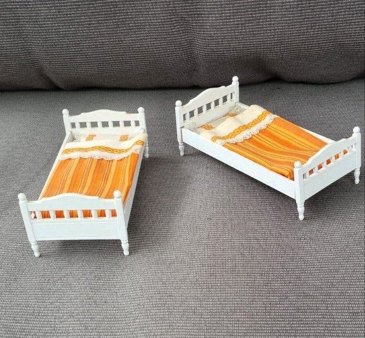 Lundby miniatuur bedden - set van 2, Ophalen of Verzenden, Gebruikt
