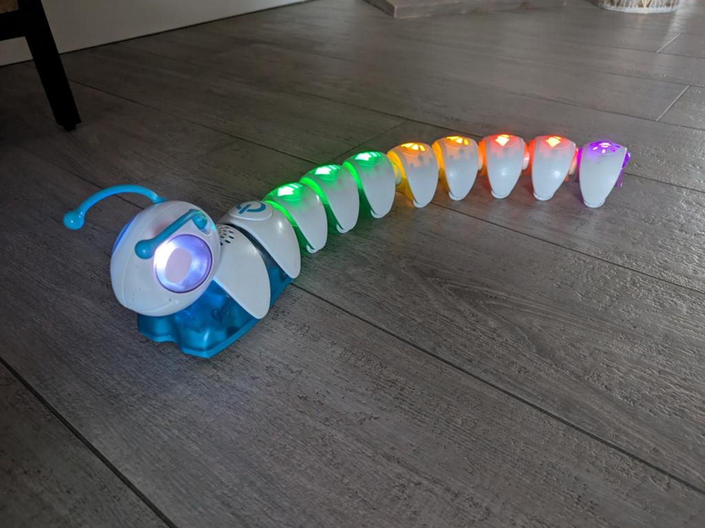 Fisher-Price Code-a-Pillar Codeerrups met licht en geluid, Ophalen of Verzenden, Zo goed als nieuw, Met licht