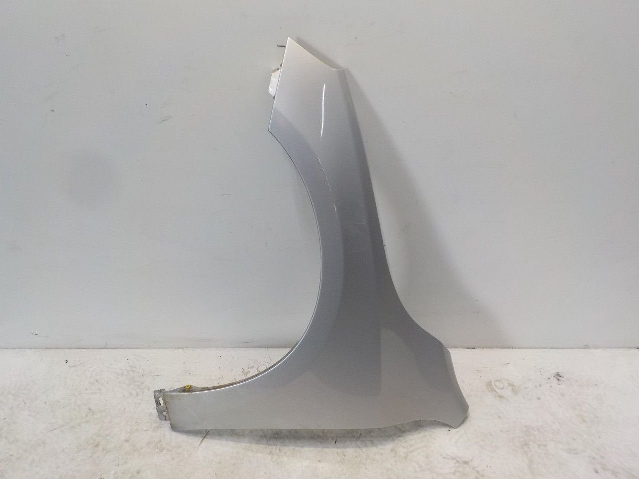 Spatbord links voor Volvo V60, Onderdelen@venauto.nl, Van der Ven Autorecycling B.V., Gebruikt, Ettenseweg 76, 4706 PB Roosendaal, The Netherlands