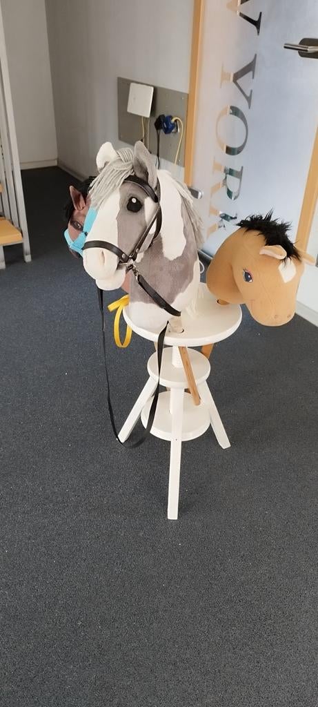 Drie hobbyhorses, handgemaakt met staander, Ophalen of Verzenden
