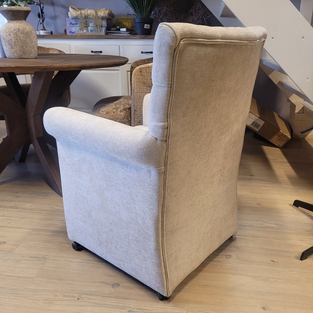 *VOORRAAD* 6 Landelijke Eetkamerstoelen Grazia Wiel Creme, Overige kleuren, Nieuw, Ophalen of Verzenden, Landelijke eetkamerstoelen Grazia Wiel kleur stof creme capiton