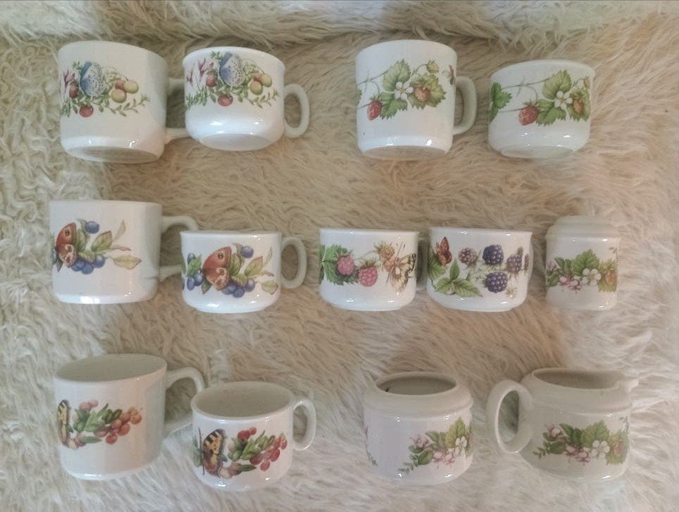 Incompleet Marjolein Bastin servies - Bekers, schotels, enz., Gebruikt, Keramiek, Ophalen of Verzenden, Overige stijlen