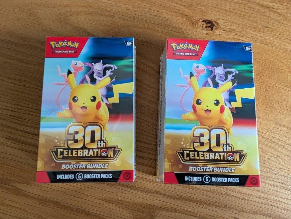 Pokemon 30th Anniversary Booster Bundle (1 beschikbaar), Ophalen, Nieuw, Boosterbox, Foil