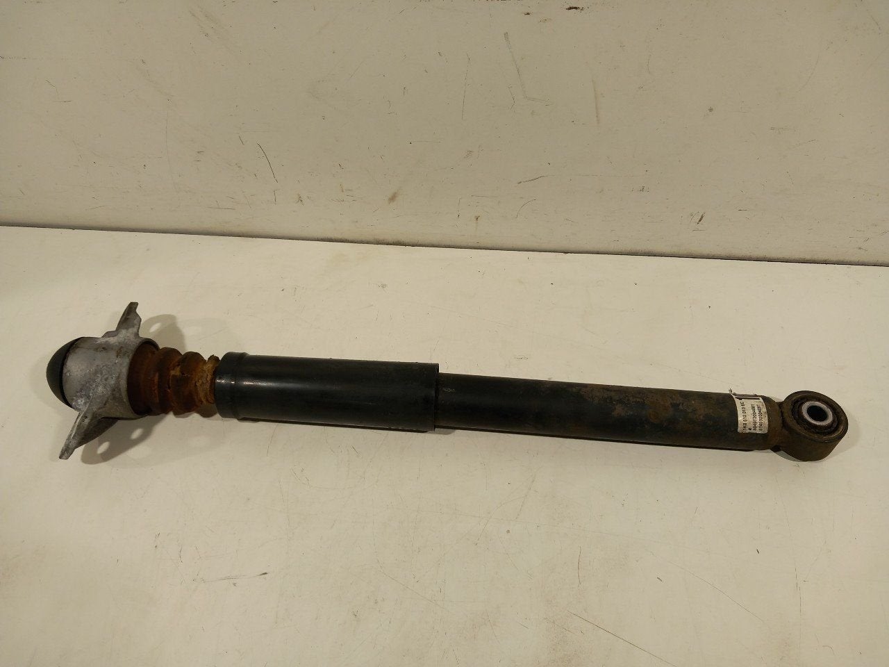 Schokbreker rechts achter Volkswagen Golf, Onderdelen@venauto.nl, Van der Ven Autorecycling B.V., Gebruikt, Ettenseweg 76, 4706 PB Roosendaal, The Netherlands
